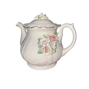 Vintage  Musical 3D Floral Ceramic Roses Daisies Lace Teapot